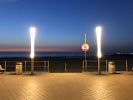 Belgien: Ostende Strandpromenade bei Nacht