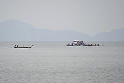 <p>Ko Pu: Umsteigen auf See in Longtail-Boote</p>
