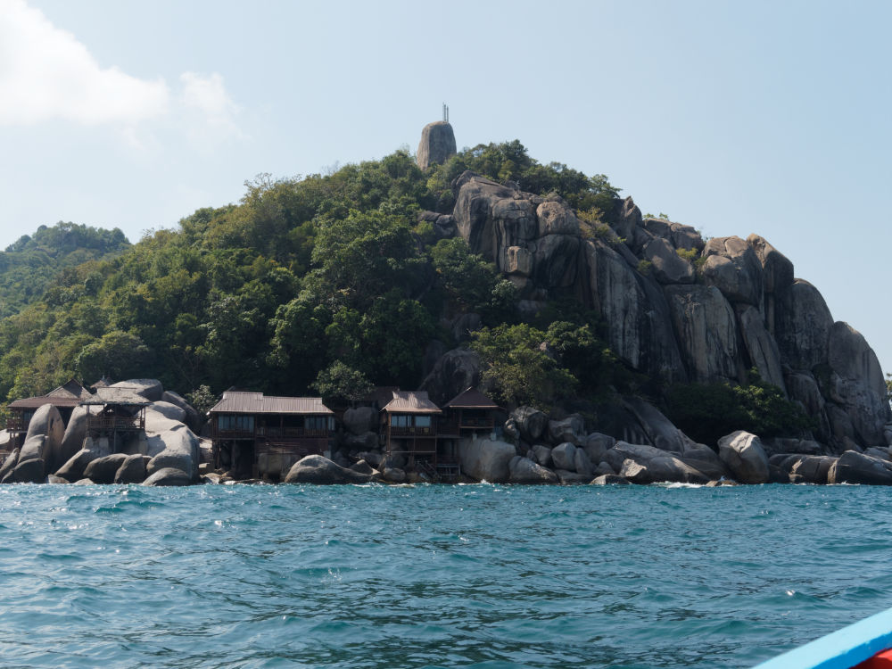 Resort in typischer Landschaft auf Ko Tao 