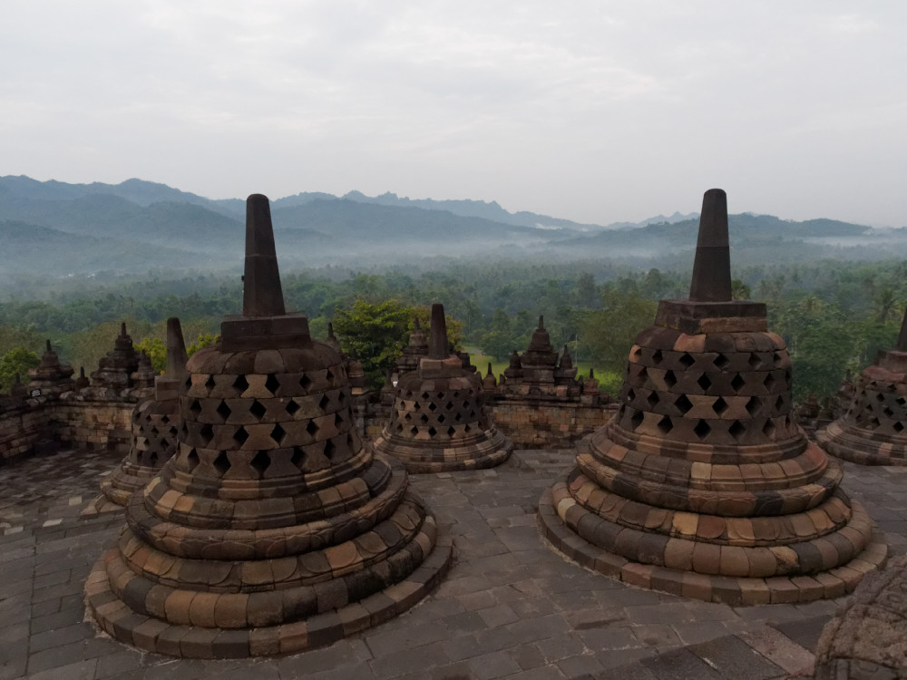 Im Morgengrauen auf dem Borobudur, Zentral-Java