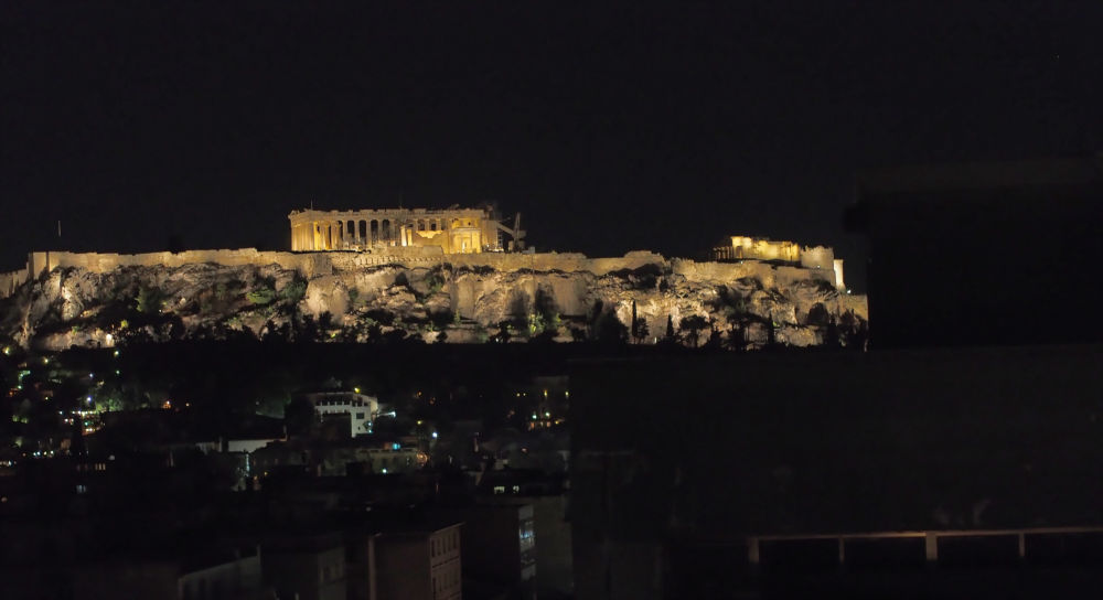 Athen - Blick auf die Akropolis bei Nacht, von der Bar des Fresh-Hotels