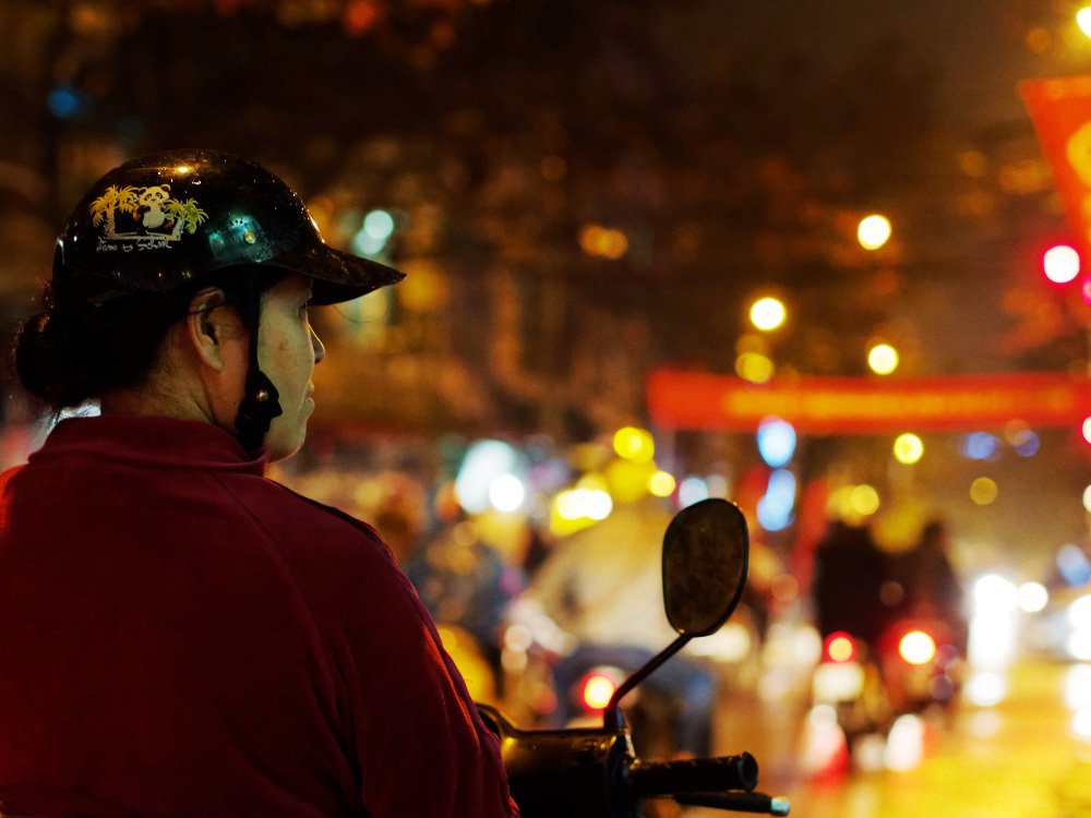 Street-Foto mit dem mFT 1 8 45 mm (Hanoi  Vietnam)