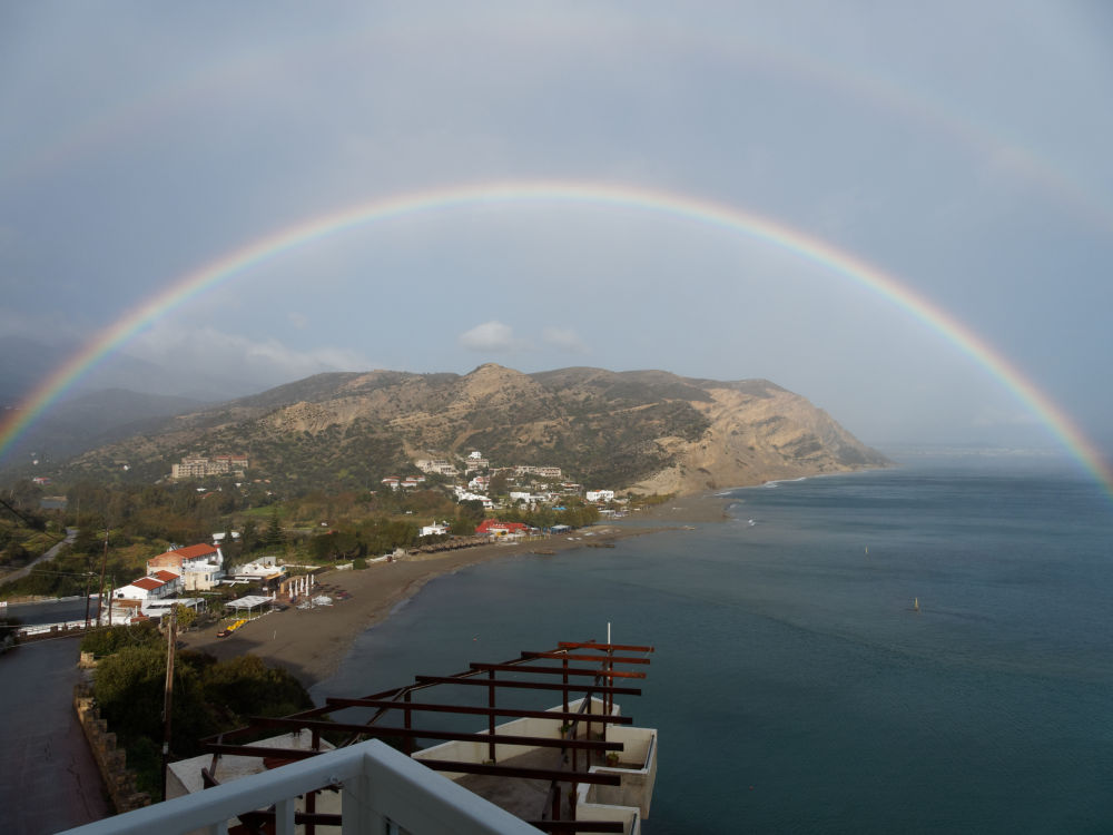 Kreta: Regenbogen über Agia Galini