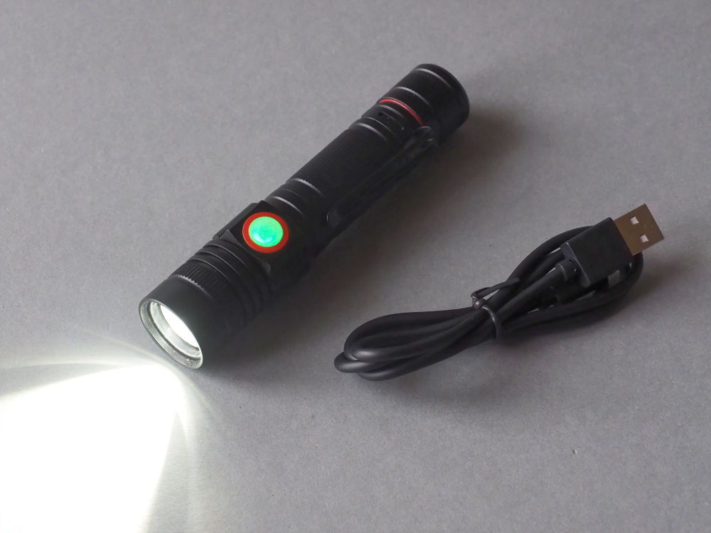 LED Taschenlampe, USB-aufladbar 