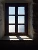 Blick durch ein Fenster im Kloster Chozowiotissa Amorgos
